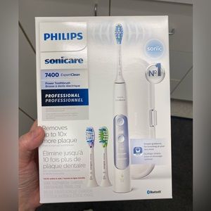 Phillips Sonicare ExpertClean 7400
